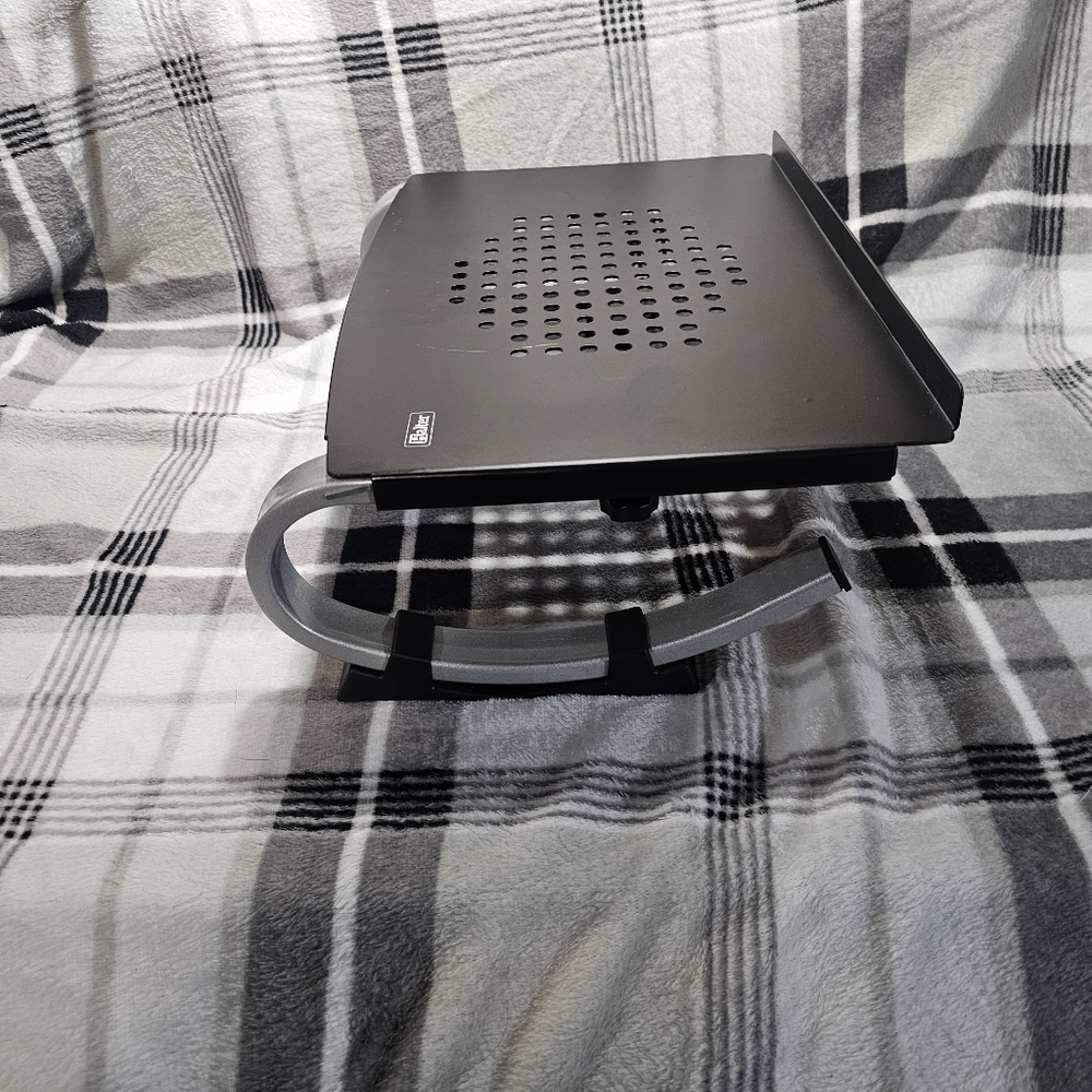 EUC - Halter Table - Picture 7 of 14
